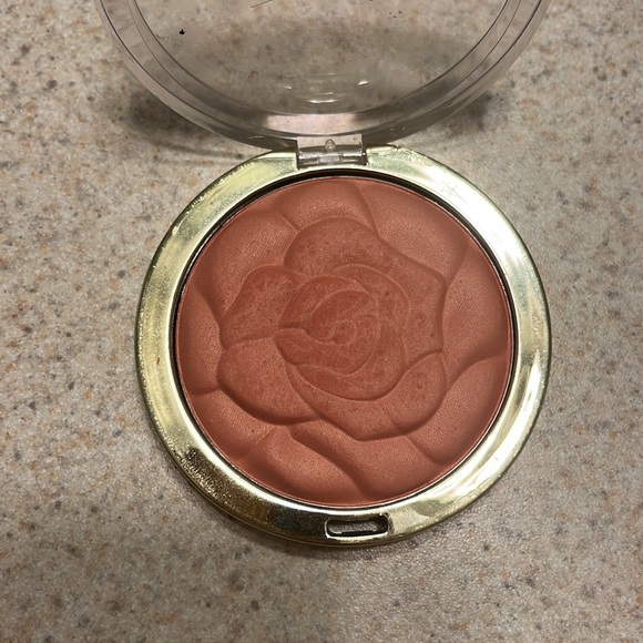 Milani blush - Picture 2 of 2